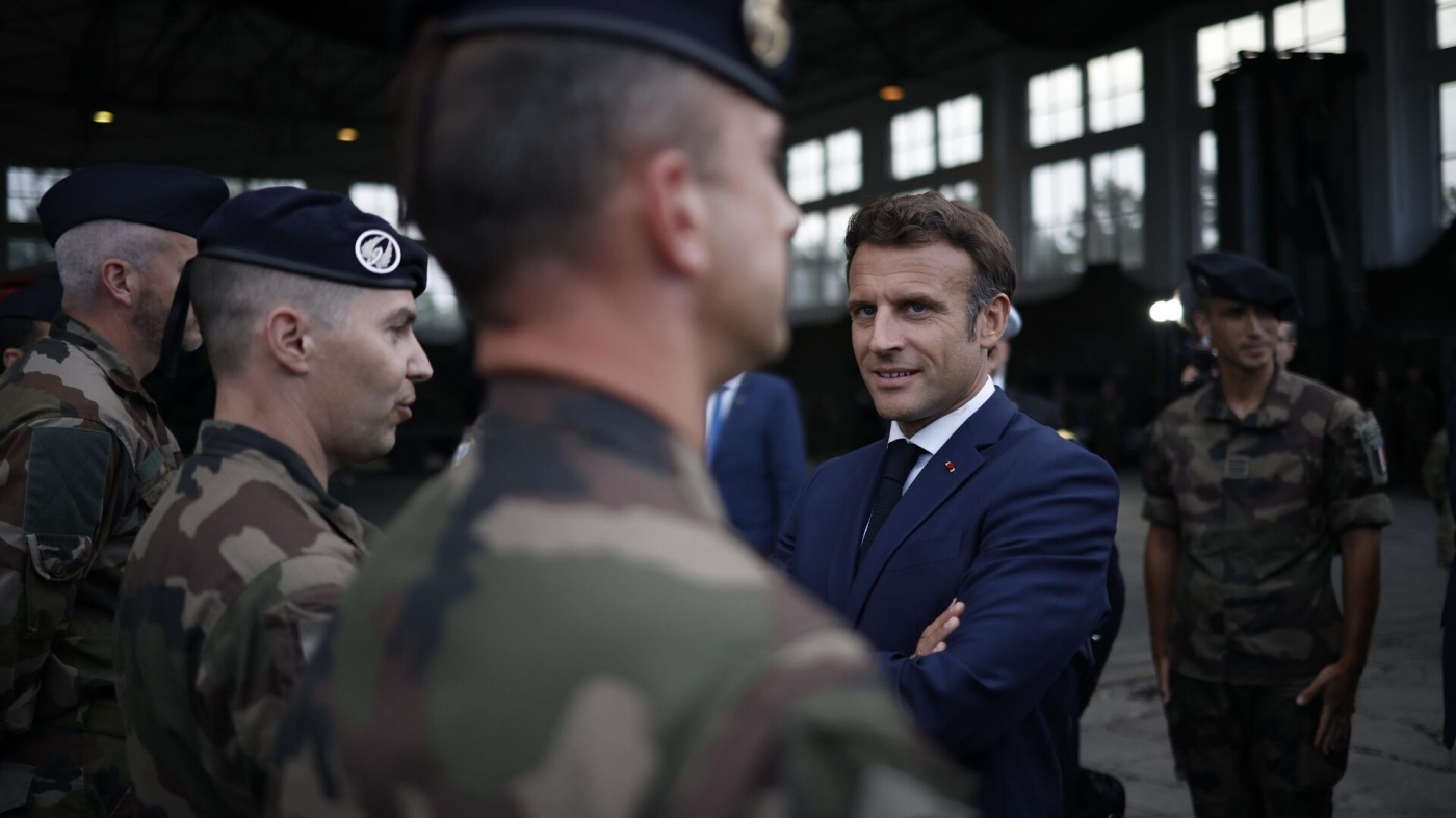 “Труни французів стануть гільйотиною”: Медведєв виступив за відправку військ Франції в Україну