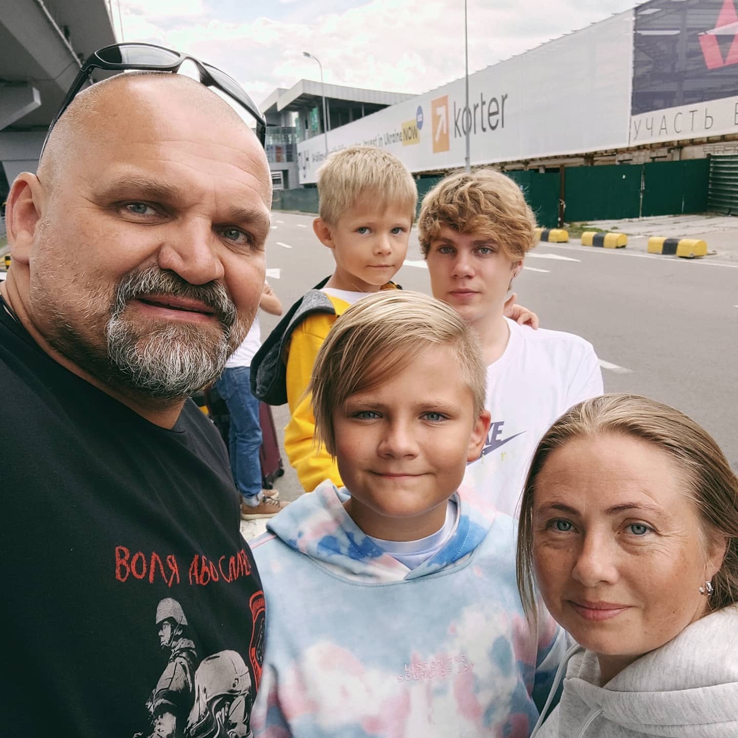 Василь Вірастюк розлучається з дружиною: депутат пояснив, чому вона звернулася до суду